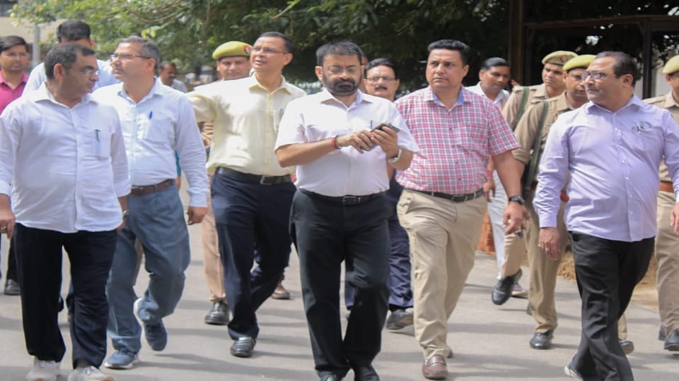 Moradabad: Area of work three deputy collectors changed, Vinay Pandey given charge of SDM Sadar