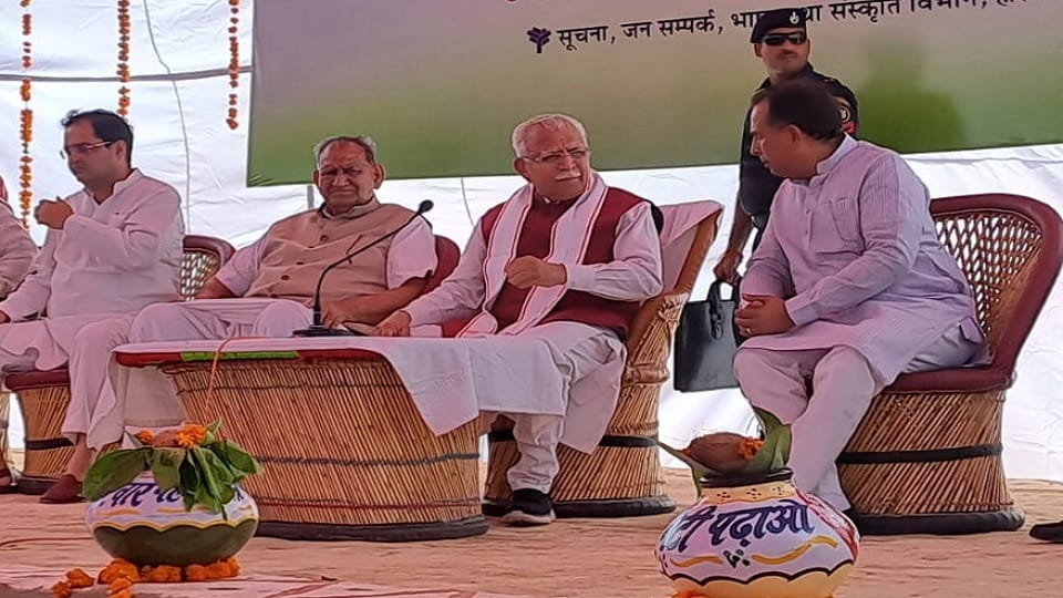 Jan Samvad program in village Gurana of Hisar, Youth raised issue of corruption, CM said man of opposition
