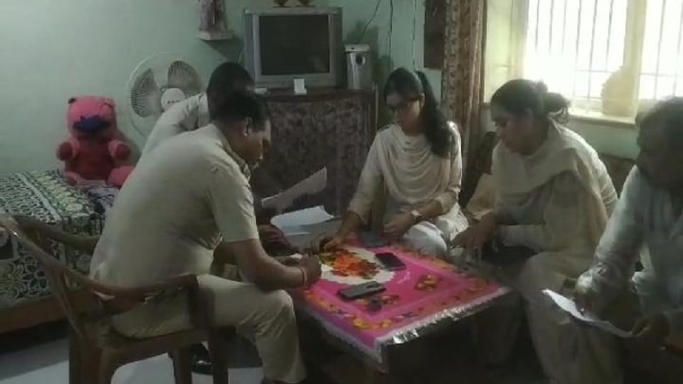 Woman commits suicide by hanging herself in Korba secret of death hidden in suicide note