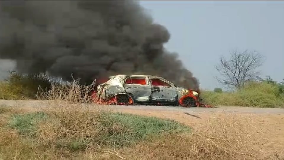 JBT teacher burnt alive in car, Accident happened on Badsi Gadhi road of Bhiwani, sudden fire broke out in Car