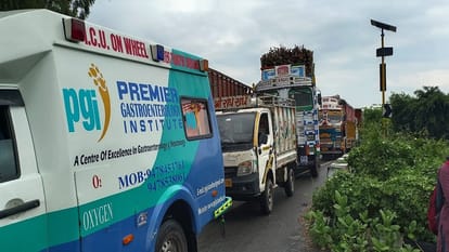 School bus collides with pickup on highway in Bareilly