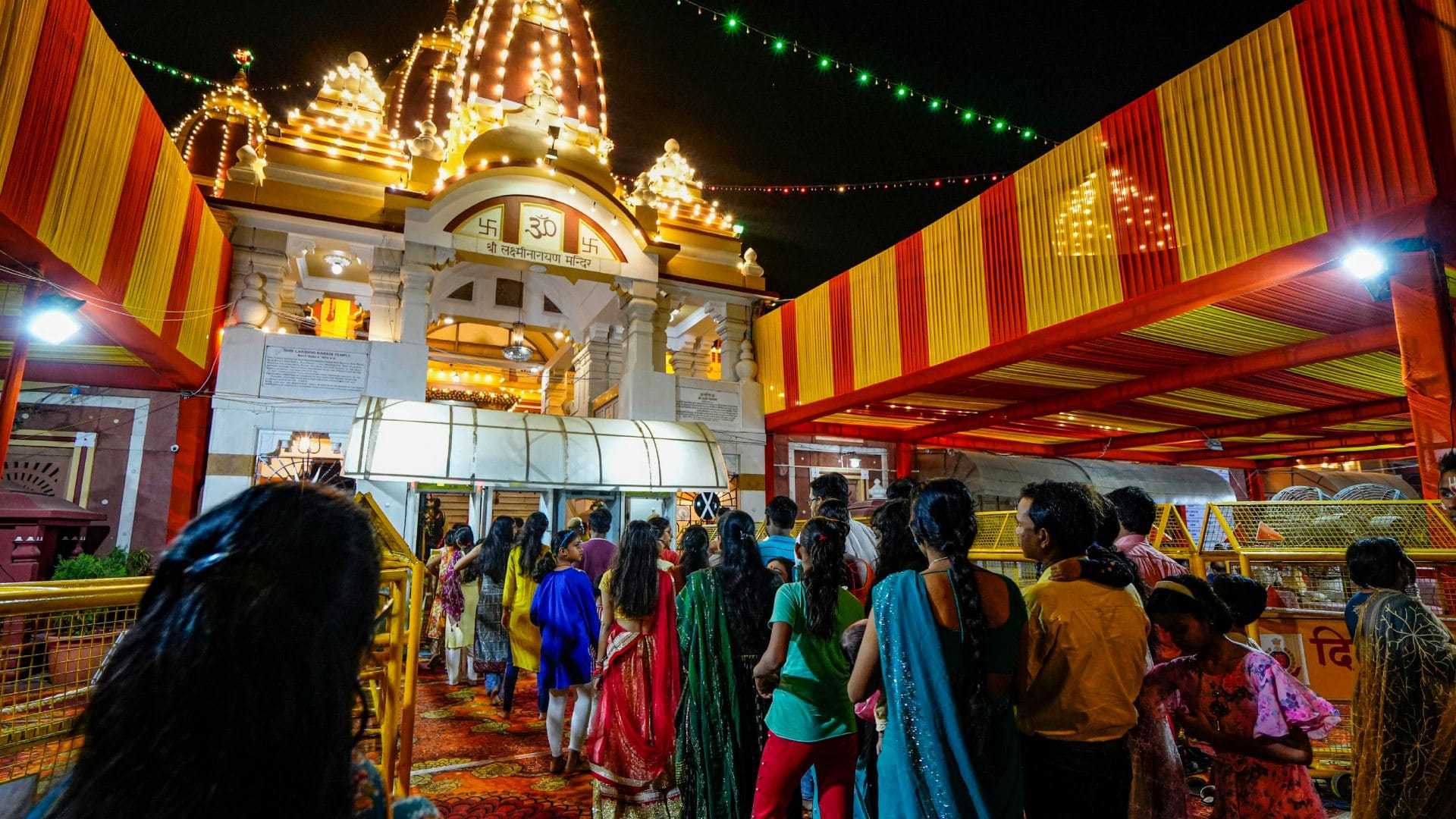 Lord krishna born at midnight see the joy of Janmashtami in photos.