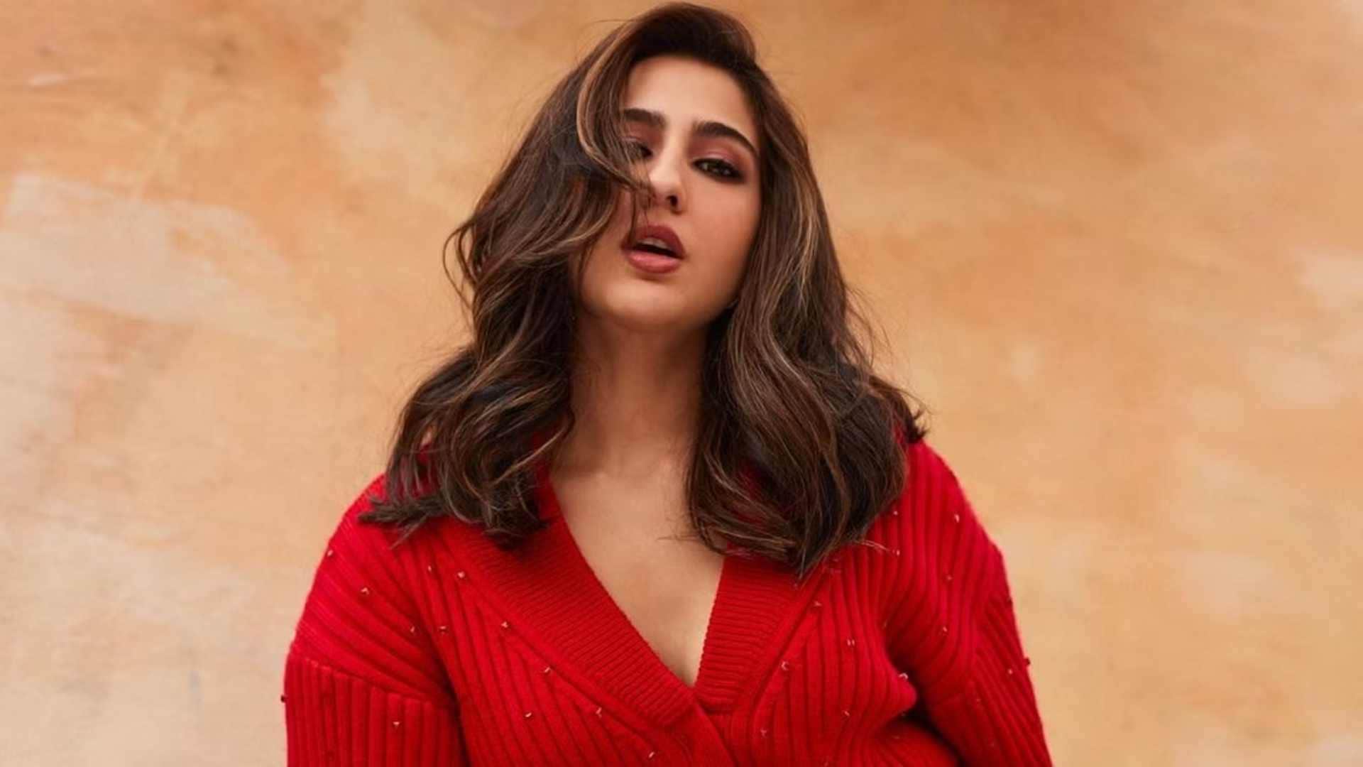 Sara Ali Khan has cute reaction as she marks half a decade in film industry fans remember Sushant Singh Rajput