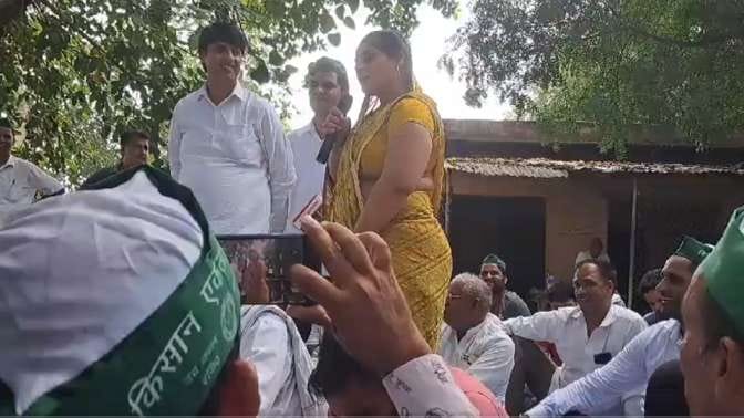 Mithilesh Bhati in support of farmers opposing Moti GP bike race