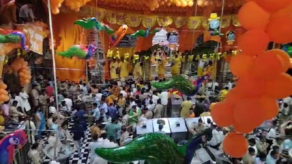 banke bihari temple mangla aarti on Krishna Janmashtami 2023