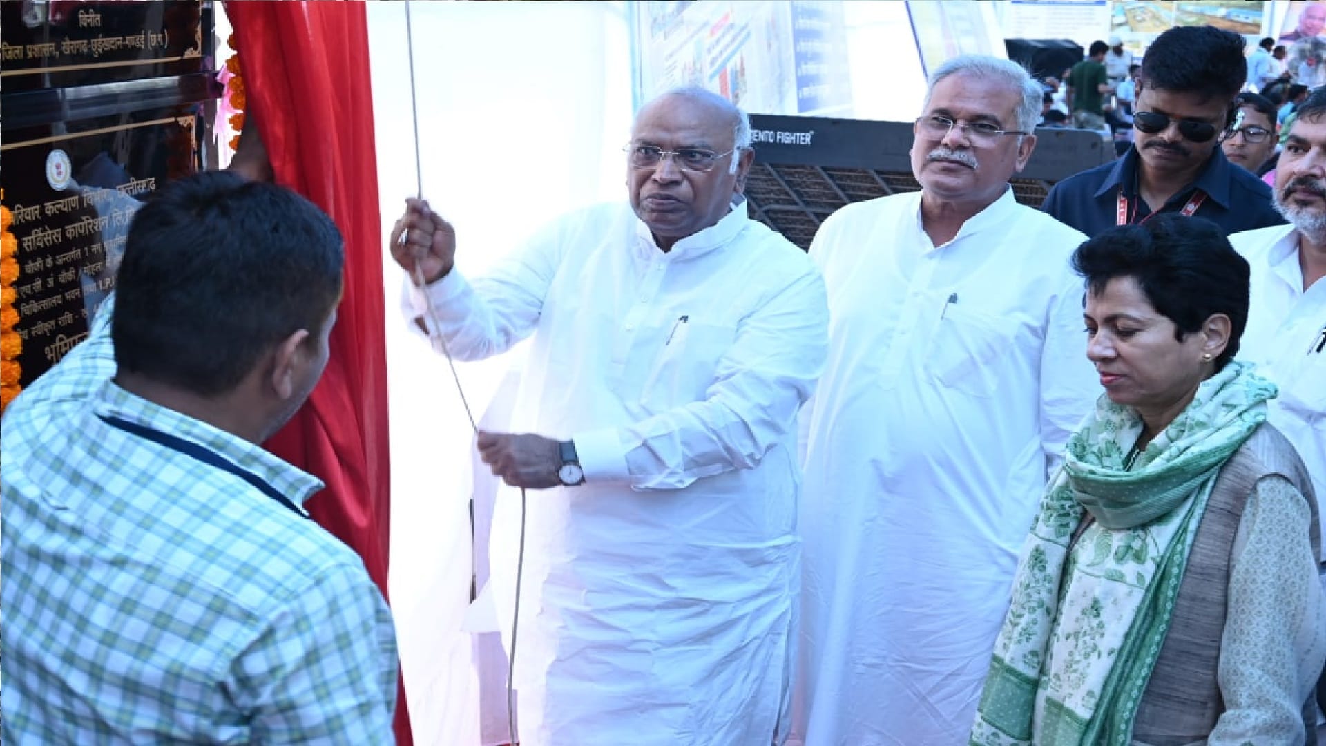 bhrose ka sammelan in Rajnandgaon: Kharge inaugurated development works worth Rs 355 crore, see here photos