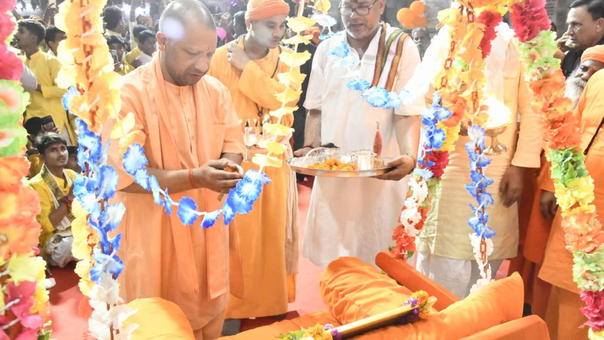 CM Yogi celebrated Sri Krishna Janmashtami at gorakhnath temple