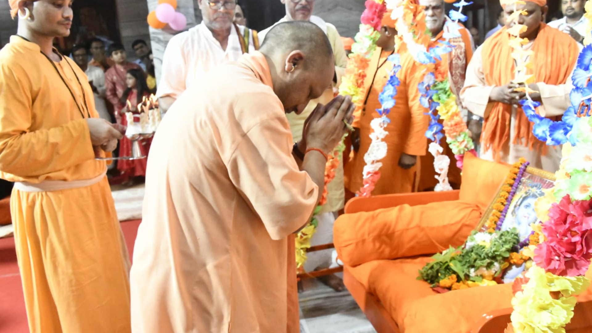 CM Yogi celebrated Sri Krishna Janmashtami at gorakhnath temple