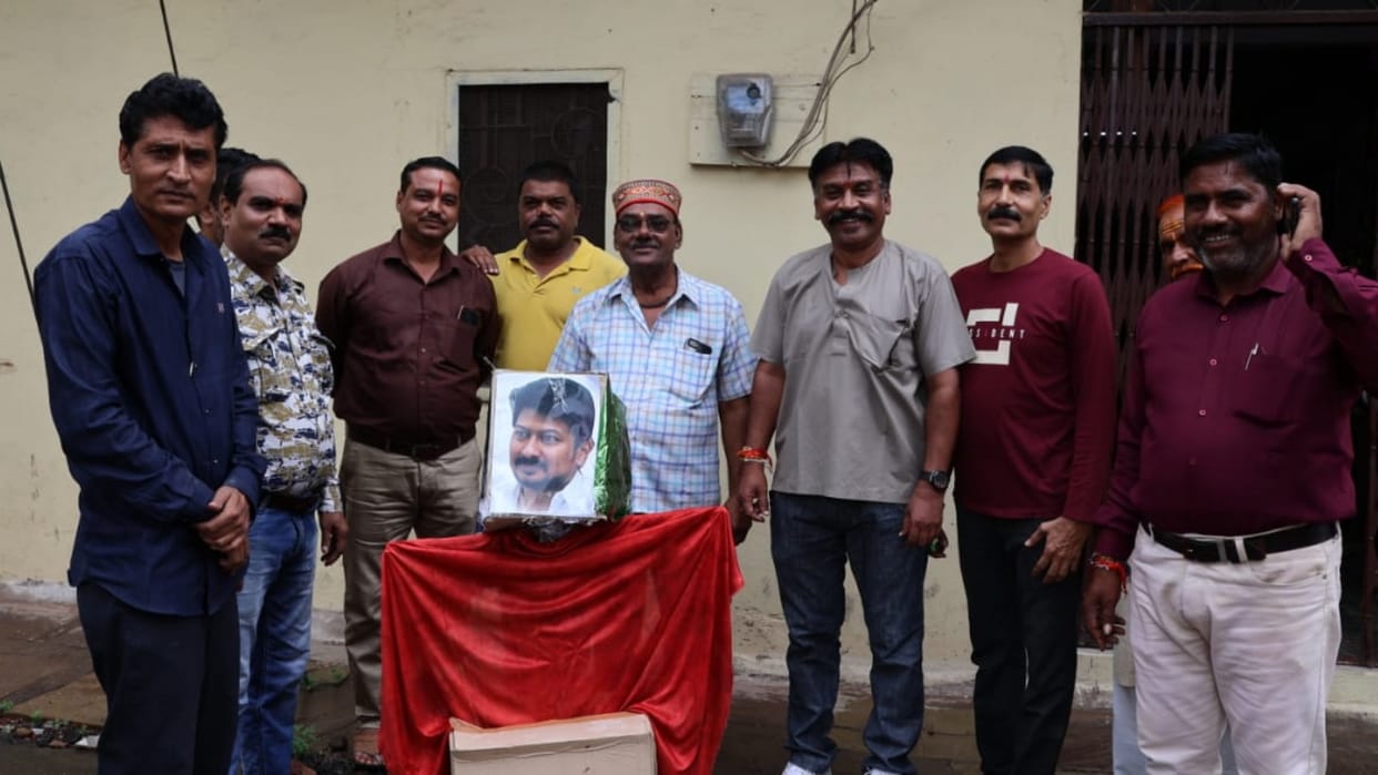 Sehore News Brahmin community burnt the effigy of Udhayanidhi Stalin Yadav Mahasabha also protested