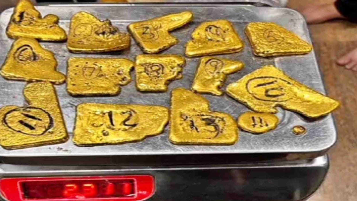 DRI recovered gold worth Rs 1.40 crore from passenger smuggler at Jaipur airport.