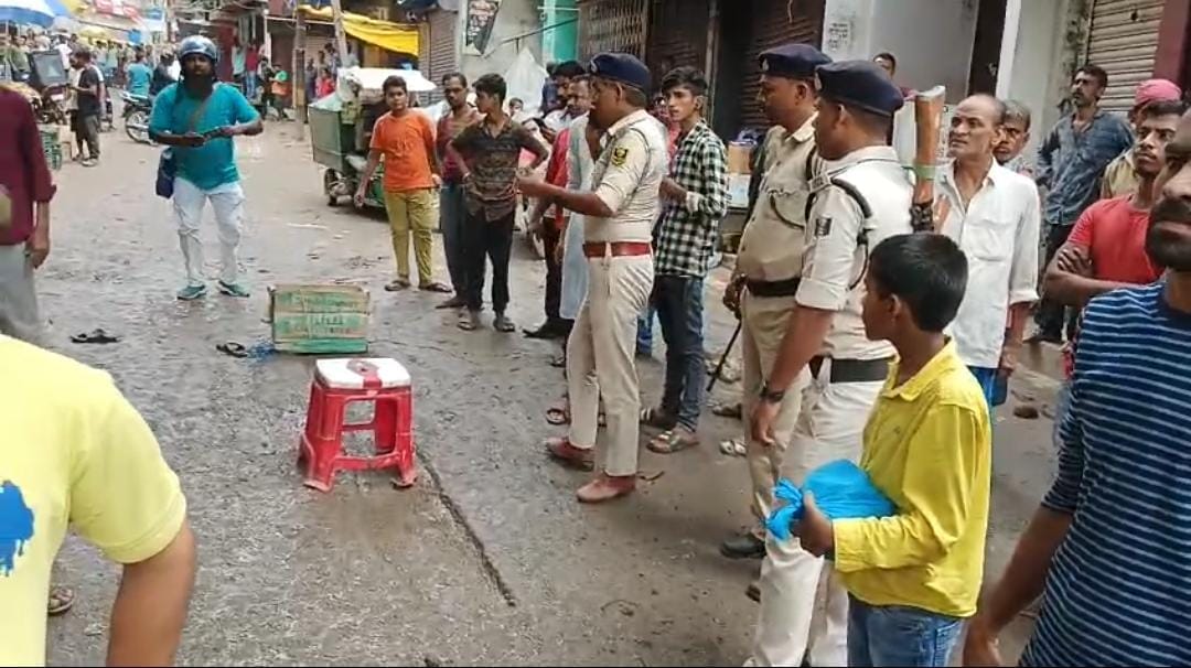 Bihar News: Youth shot by criminals in Patna, people came out in protest; Uproar at Ashok Rajpath