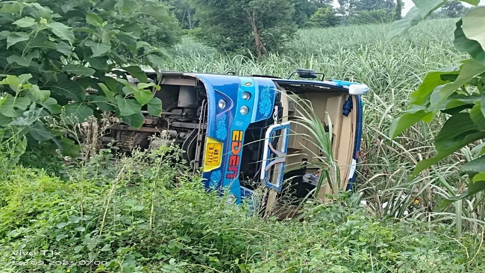 TMC protesters on way to Delhi in buses; several injured in mishap in Jharkhand
