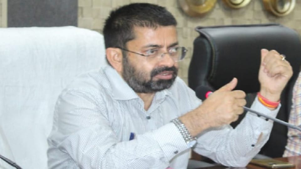 Tehsil officers do not pick Moradabad DM call, answers sought from all SDM
