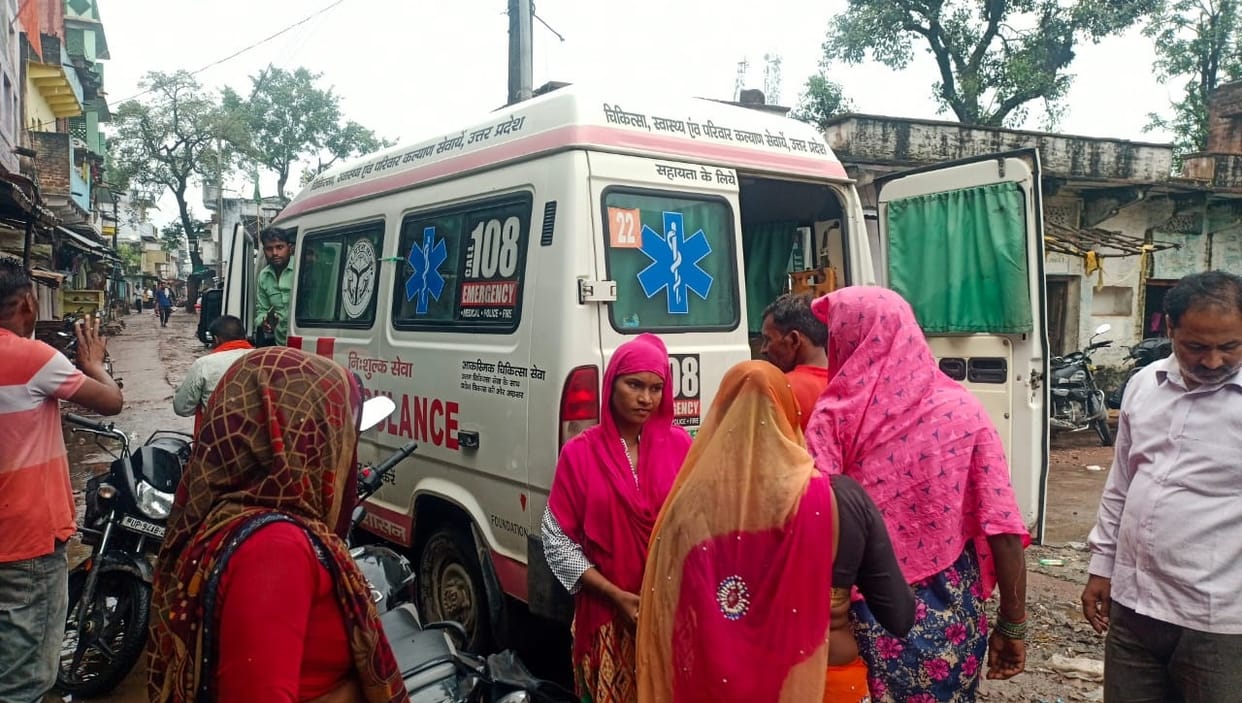 ambulance was pulled with a rope and taken to the workshop in Kaladhungi