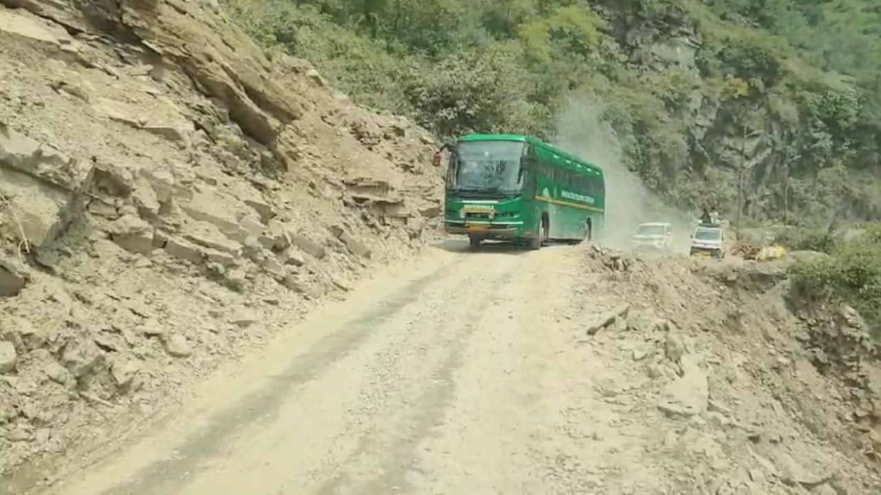 hrtc Volvo bus runs on Mandi-Kullu route after two months, relief to passengers