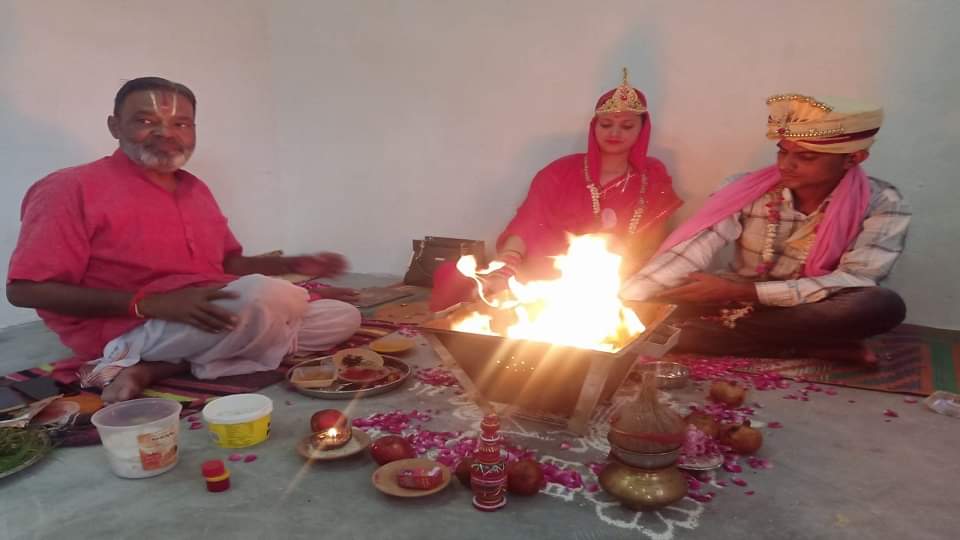 Muslim girl converted to religion and married her lover in Bareilly