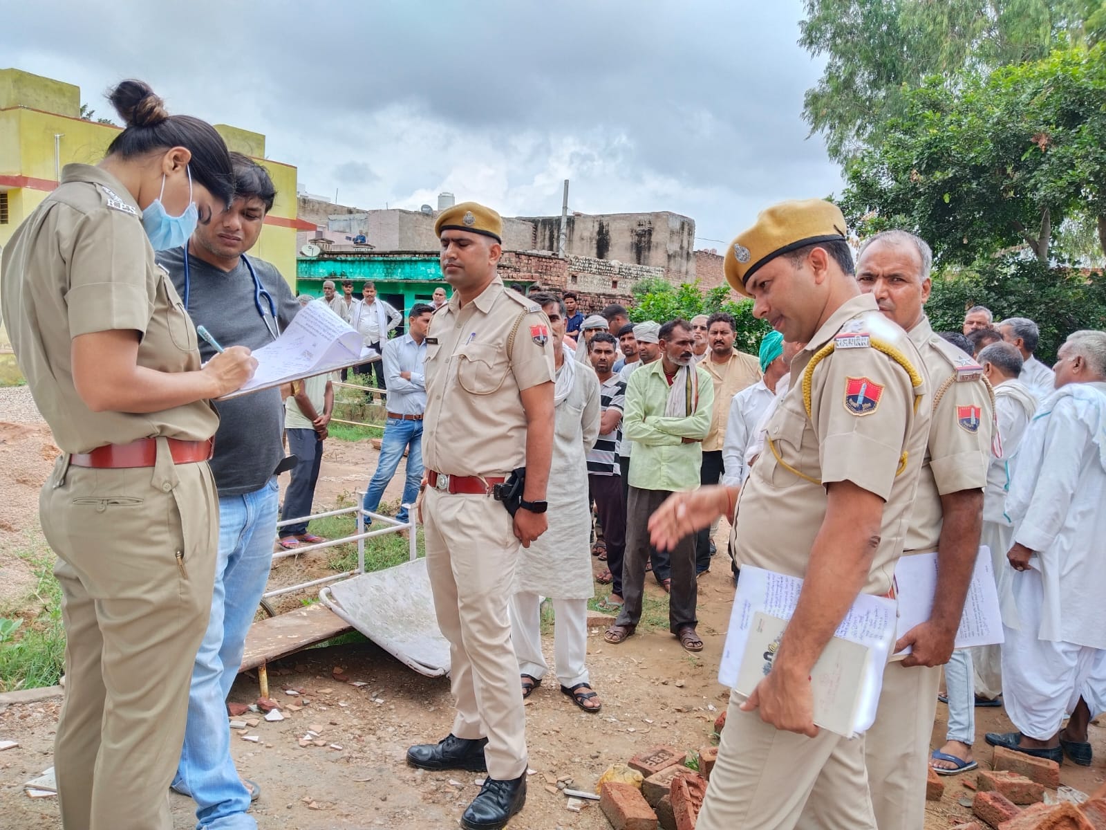 पुलिस ने केस दर्ज कर जांच की शुरू।