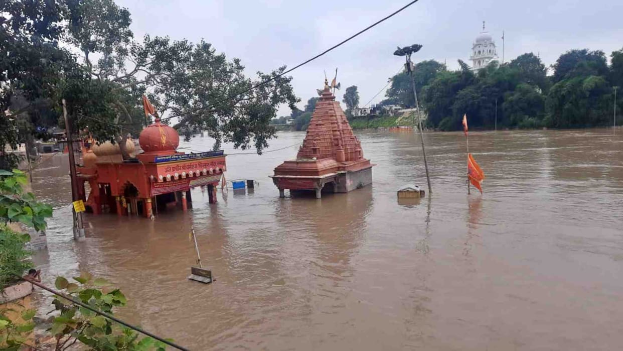Water level of Shipra river increased due to continuous rain in Ujjain
