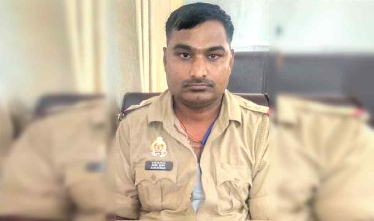 Daroga caught taking bribe of Rs 25 thousand at police post in varanasi