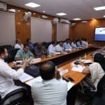 स्वास्थ्य विभाग के अधिकारियों के साथ बैठक करते डिप्टी सीएम तेजस्वी यादव।