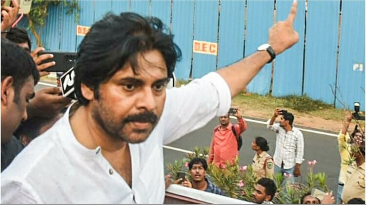 Ap Police Takes Janasena Party Chief Pawan Kalyan Into Preventive Custody Latest News Update