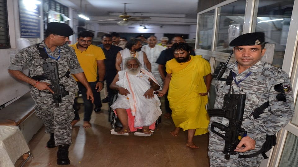 Mahant Nritya Gopal Das reached Aligarh