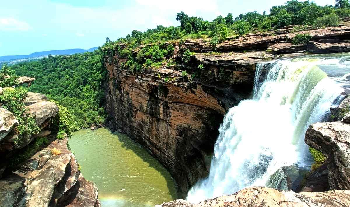 Aurwatand Waterfall This tourist spot of Chandauli is situated in lap of nature see photos