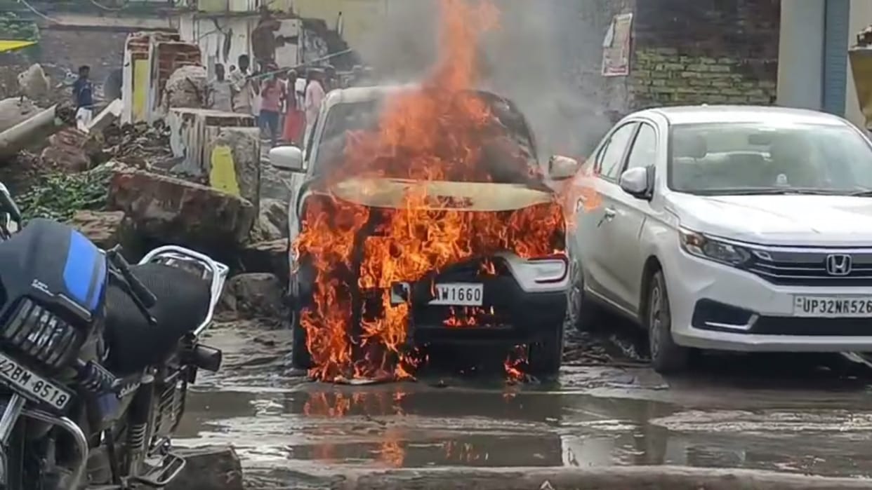 A car catches fire in Ayodhya.