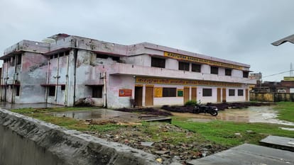 Two school girls found on road at midnight in Budaun