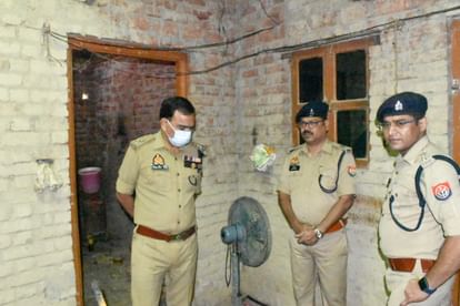 Dead body of 26 year old lover found in 35 year old girlfriend in ghazipur