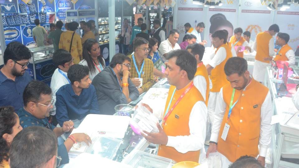 Jewellery expo started in Agra anklets were big hit
