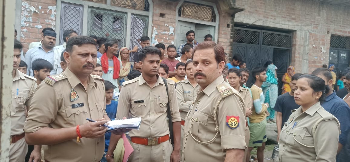 Brutality in Unnao, Lover murdered married girlfriend, killed her with an axe, accused arrested