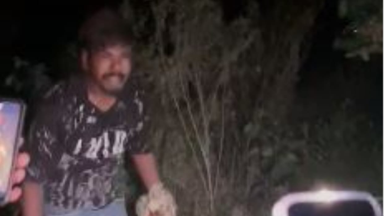 Liquor smugglers tied up a young man and beat him up in Kapurthala of Punjab