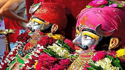 Ujjain In ride of Mahakal God has two identical masks one is seated in a palanquin and other on an elephant