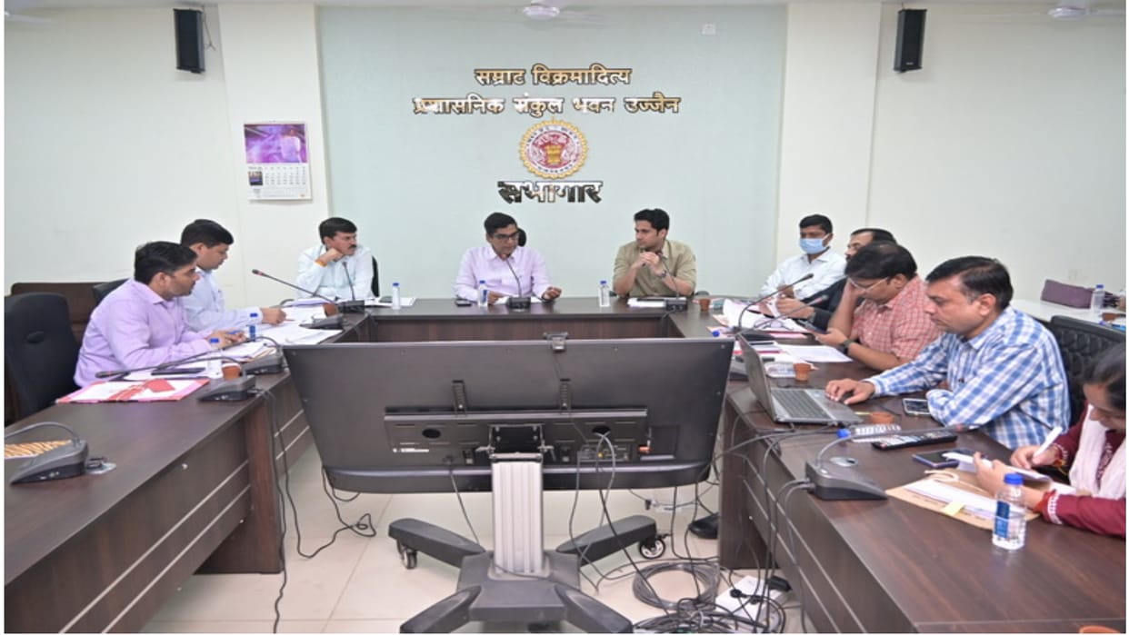 Ujjain Collector SP took a meeting regarding the arrangements for the royal ride Mahakals ride will come out
