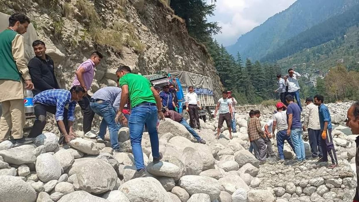 Kullu Manali NH News: Local Residents Contributed for Restoration Work of Kullu Manali National Highway