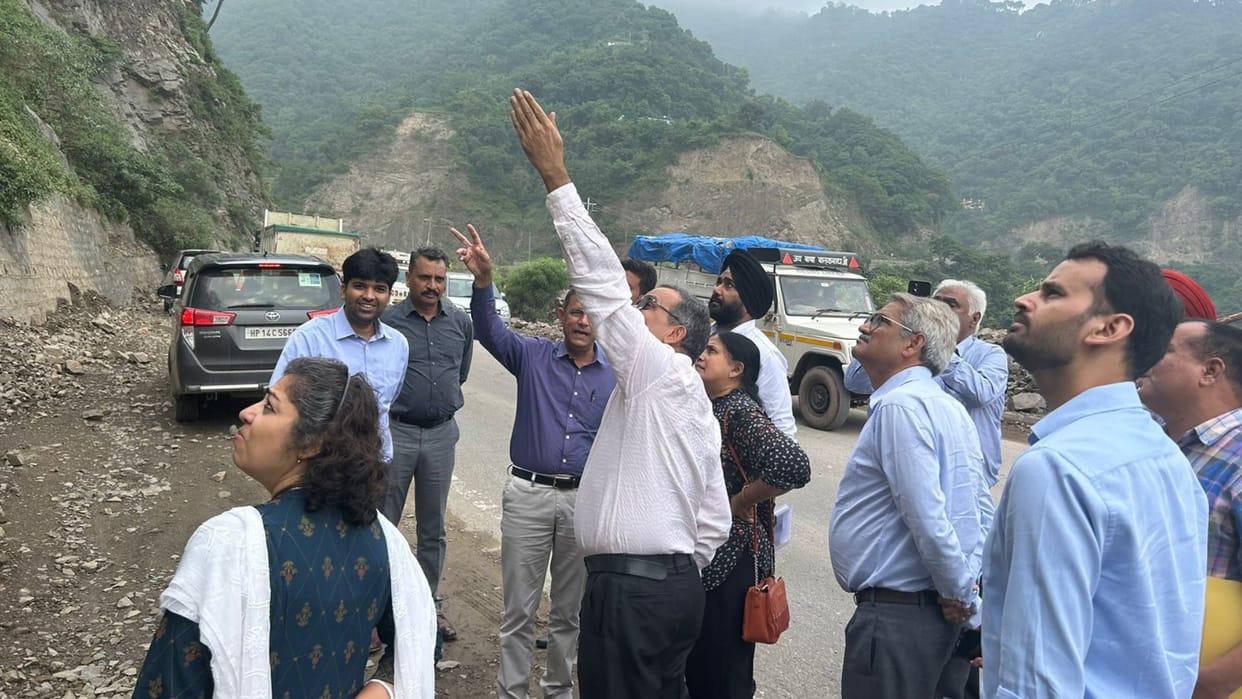 Kalka Shimla National Highway Five: NHAI Technical Team collects samples of soil near Chakki Mod Landslide