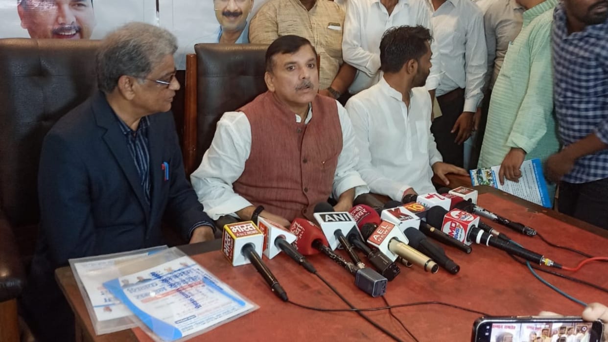 Aam Admi Party leader Sanjya Singh addressed media in Lucknow.
