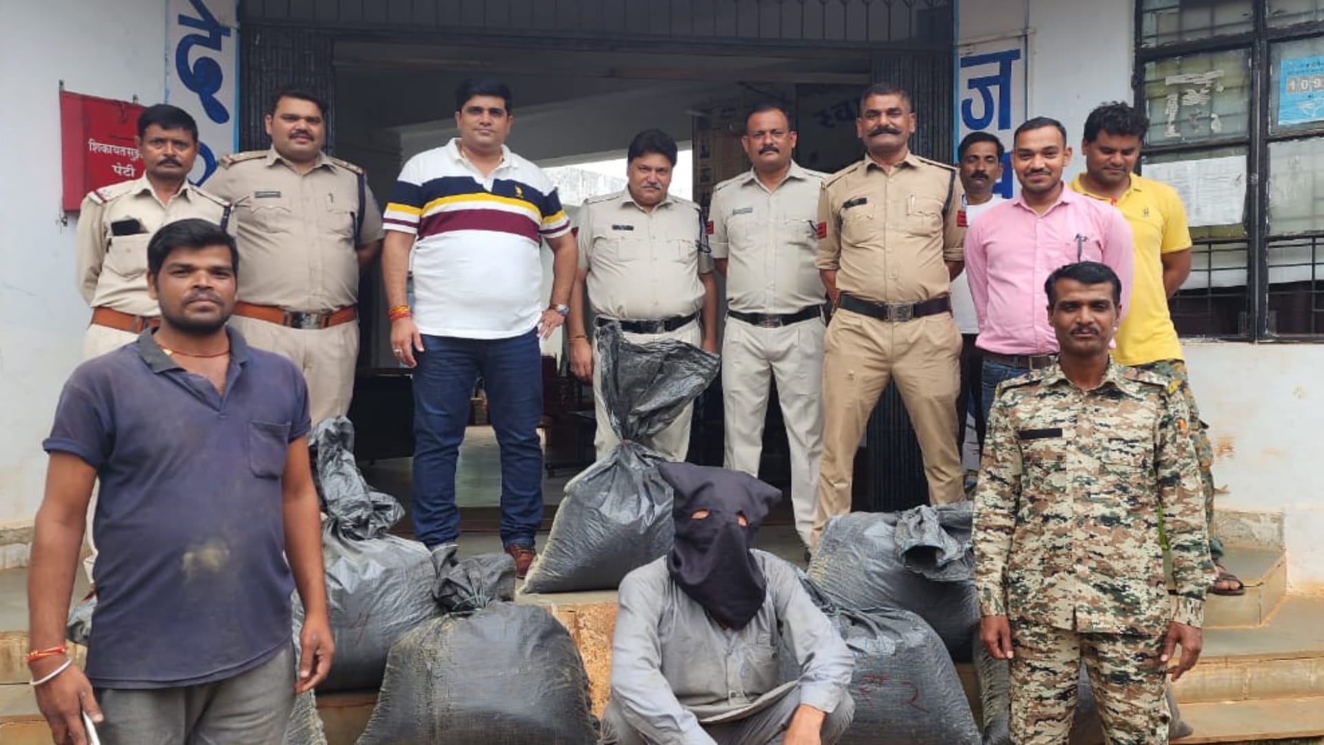 15 लाख रुपये कीमत का डोडा चूरा जब्त