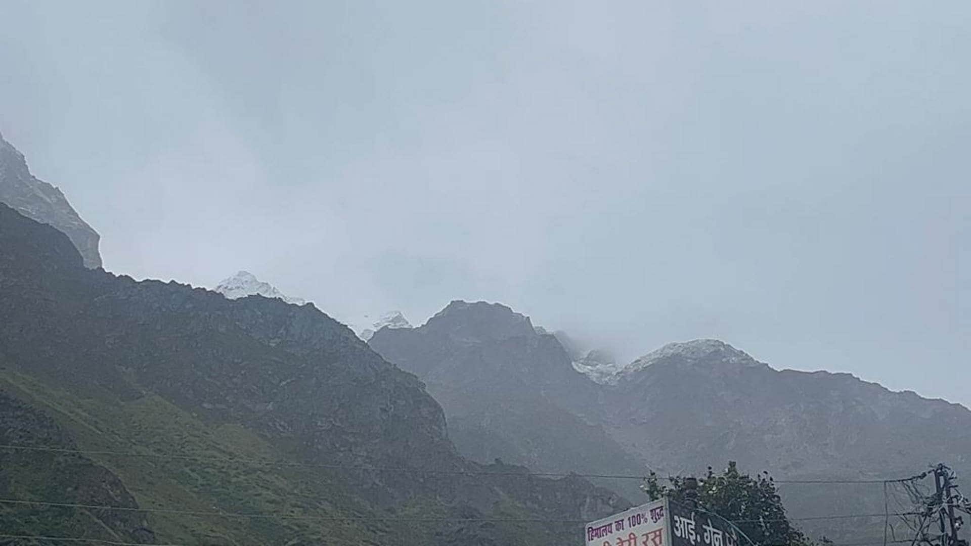 Season first snowfall in Badrinath Kedarnath Difficulty on Badrinath Highway increase due to rain Watch photos