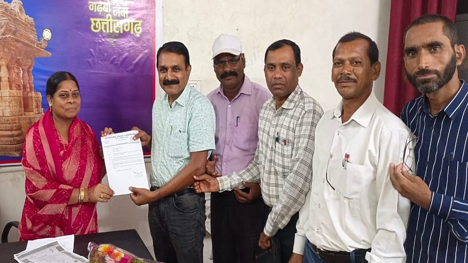 Teachers Association submitted memorandum to MLA in Kabirdham