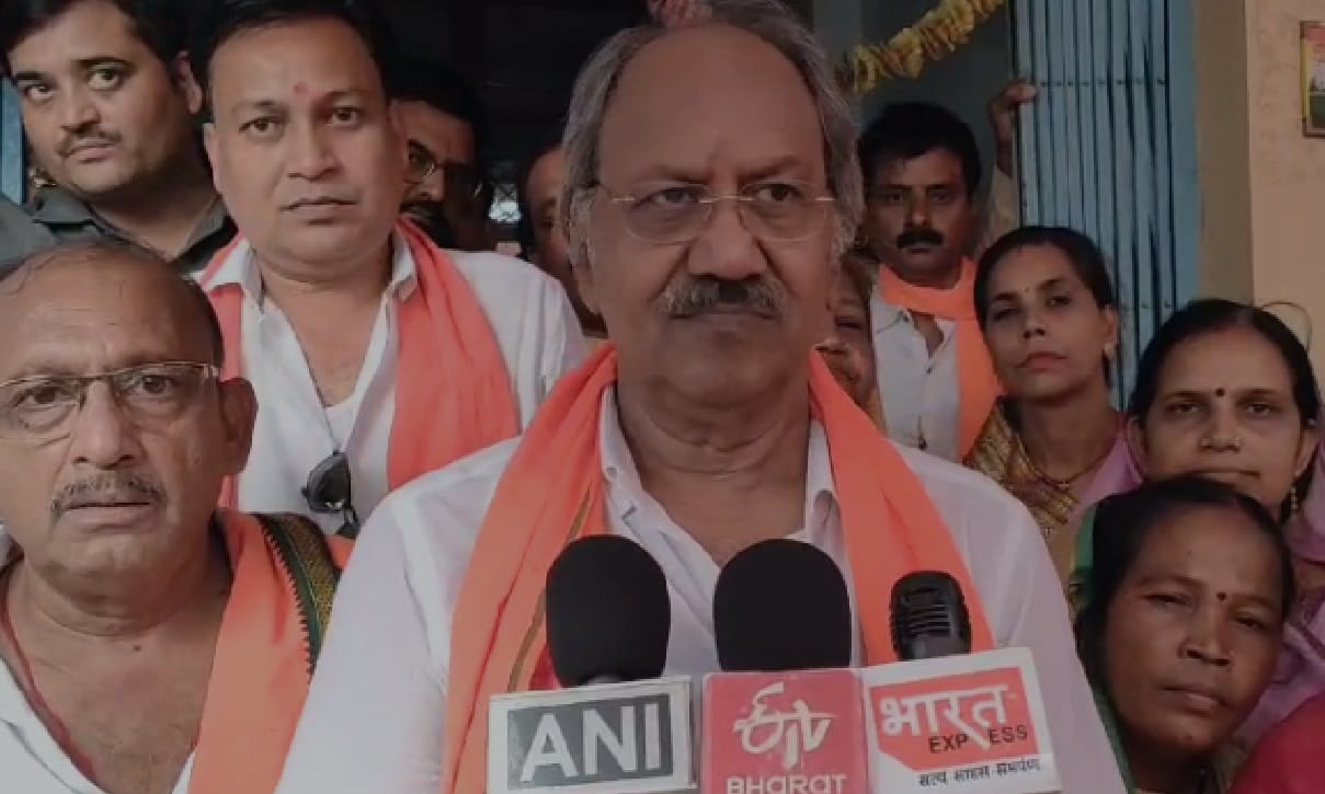 Former minister Brijmohan Aggarwal taunt at Bhupesh Sarkar for purchasing paddy for Rs 3600