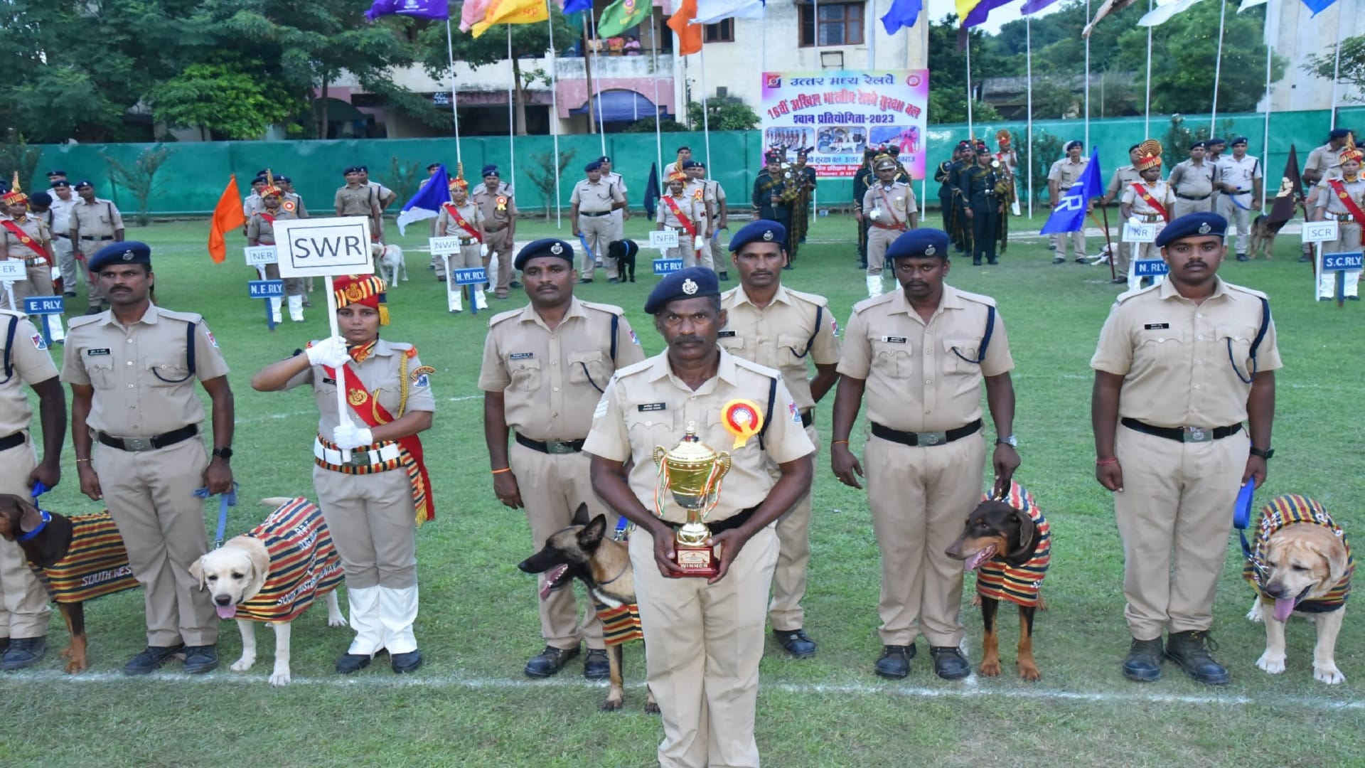 Rambo, Jansi and Bravo were the best search dogs, 60 sniffer dogs from all over the country participated.