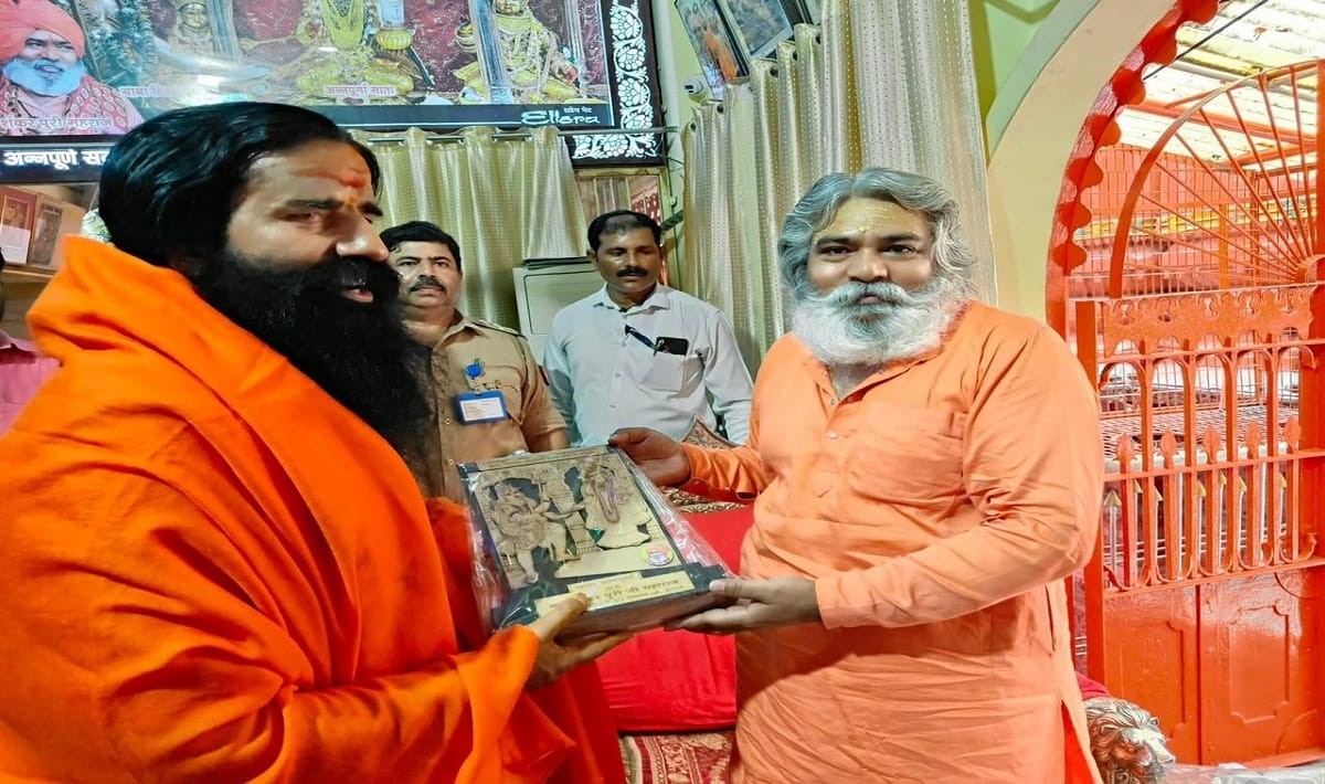 Yoga Guru Baba Ramdev Varanasi visit worship in kashi Vishwanath and Maa Annapurna mandir