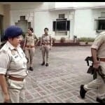 होटल पहुंची पुलिस