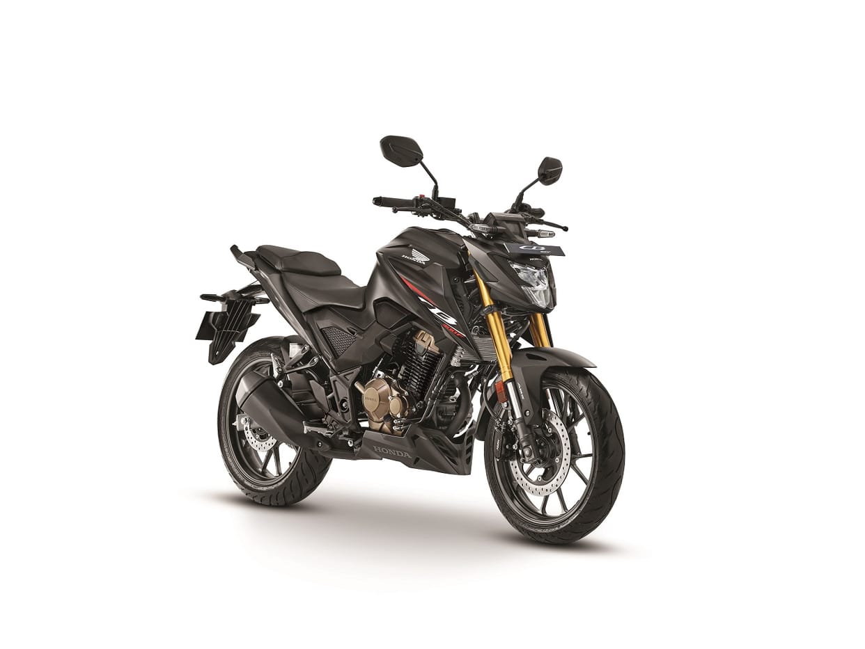 comparison between two new 300 cc bikes, know the details of engine and features