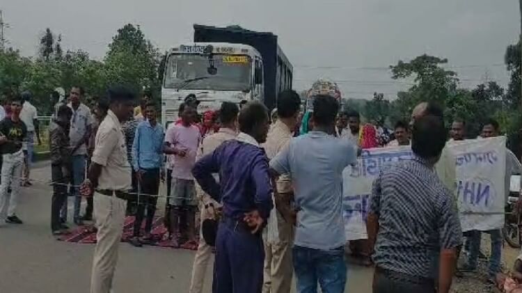 Korba News: मूलभूत समस्याओं को लेकर ग्रामीणों में आक्रोश, नेशनल हाईवे पर किया चक्काजाम