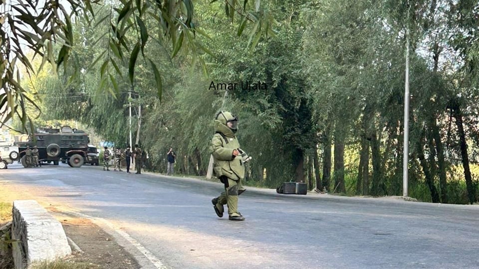 Suspicious IED detected on Srinagar Baramulla National Highway at Hanjiwera Pattan Baramulla