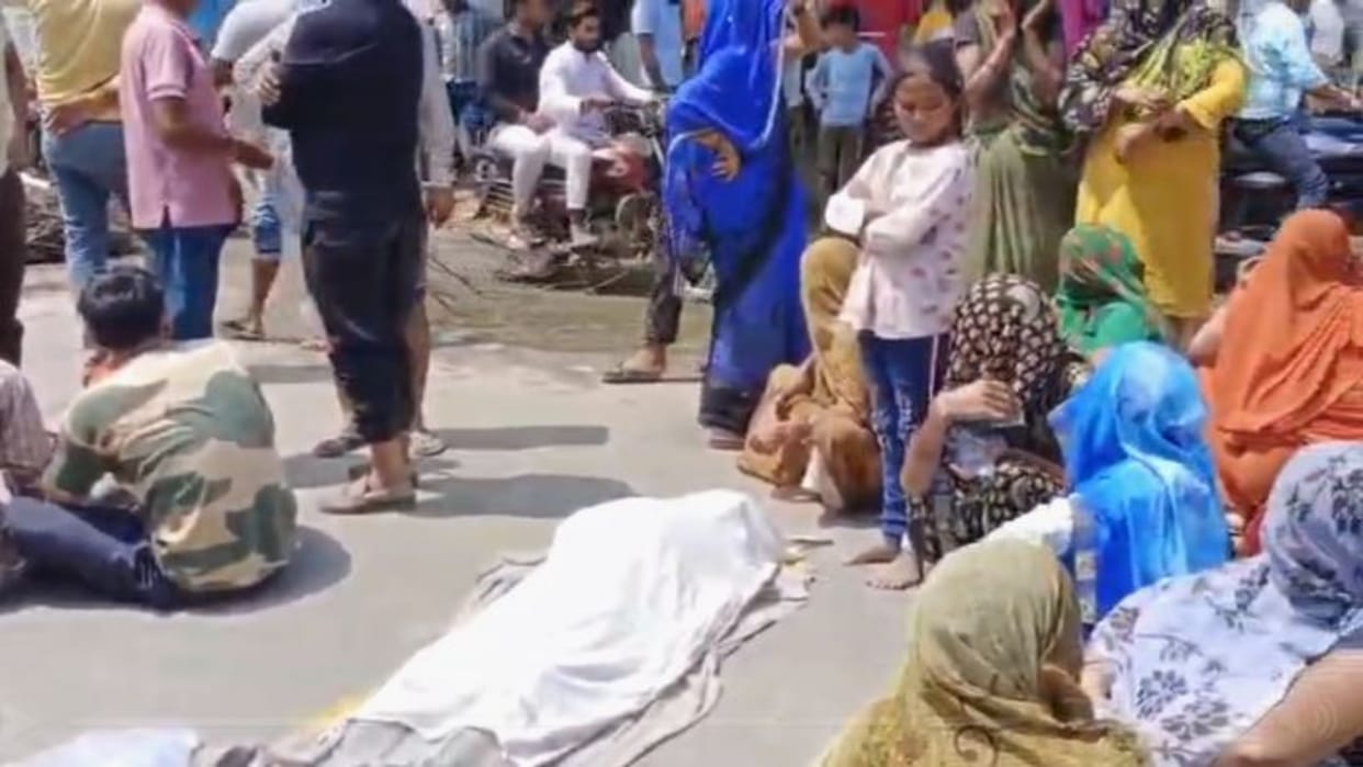 Bharatpur Death while bringing patient to hospital by private ambulance vehicle stuck in mud