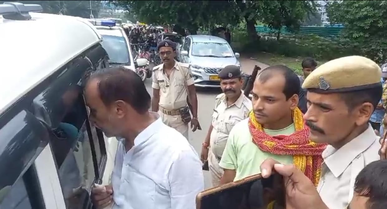 Bihar News : Girl dies after former BJP MLA's car crushes her. Bihar Police.bjp.patna news hindi